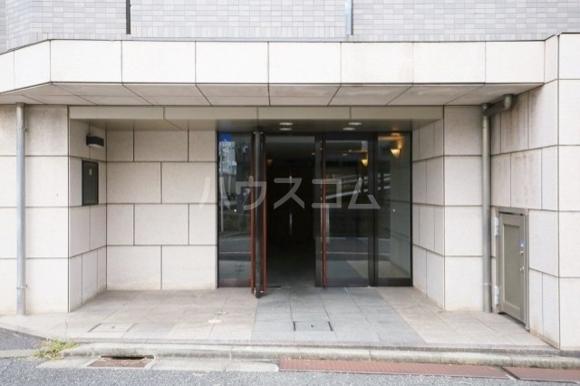 21/25 エントランス