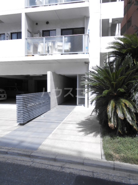 14/18 エントランス