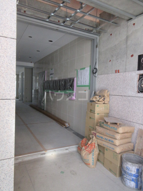 20/23 エントランス