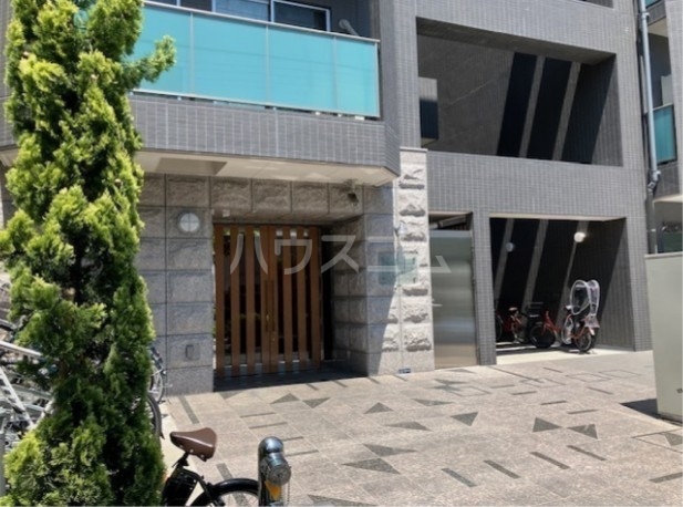 19/20 エントランス