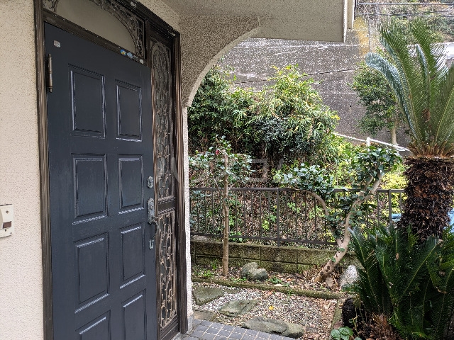 27/30 エントランス