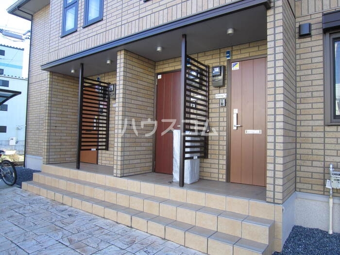 18/20 エントランス