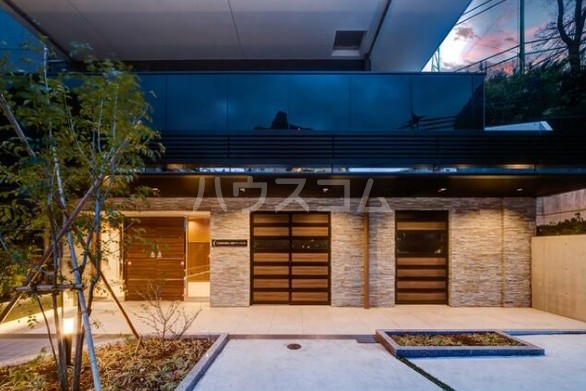 15/18 エントランス