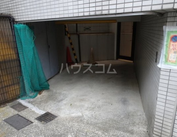 16/16 エントランス