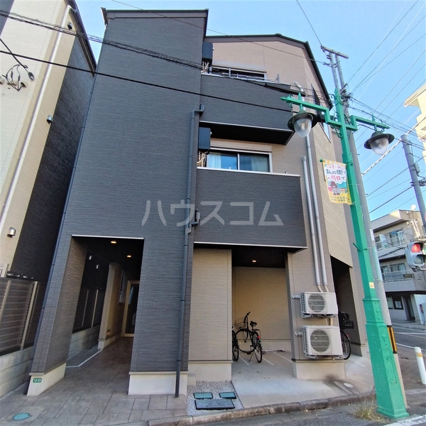 13/23 エントランス