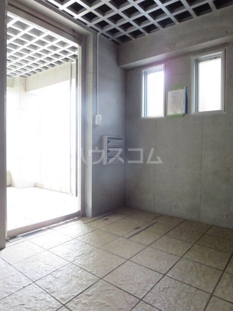 13/23 エントランス