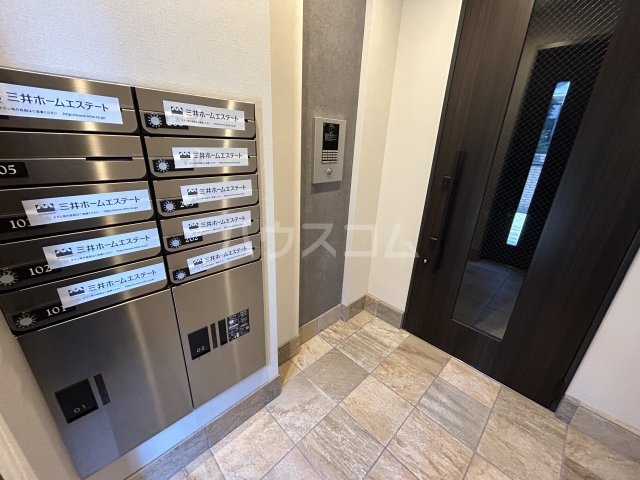 18/24 エントランス