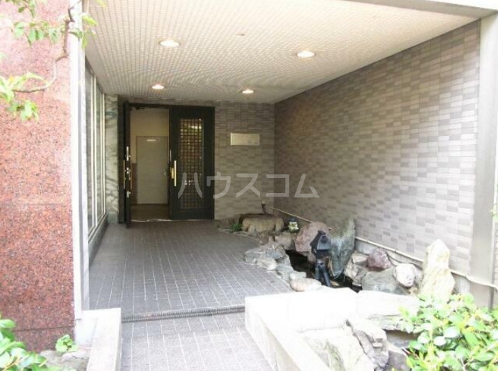 17/26 エントランス