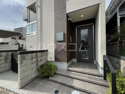 16/26 エントランス