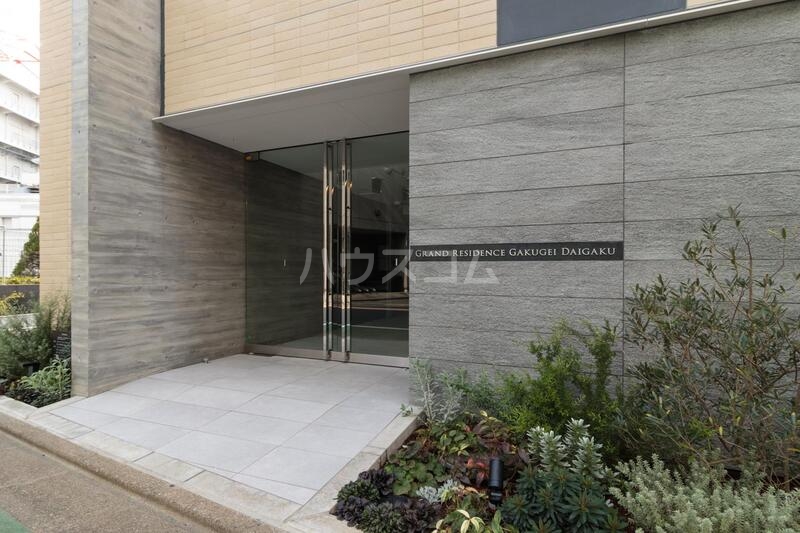 21/28 エントランス