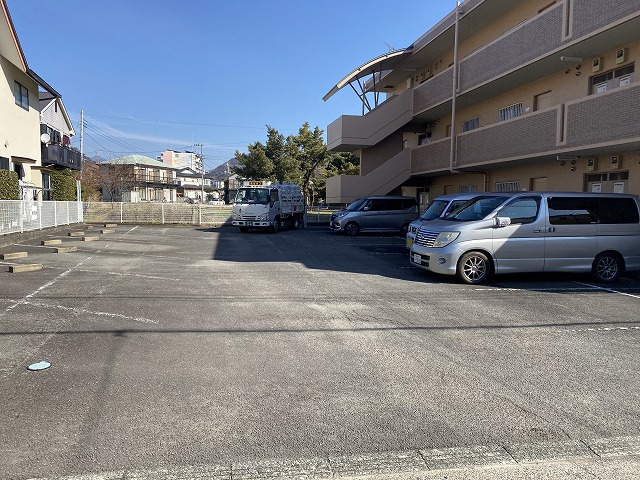 2/4 駐車場