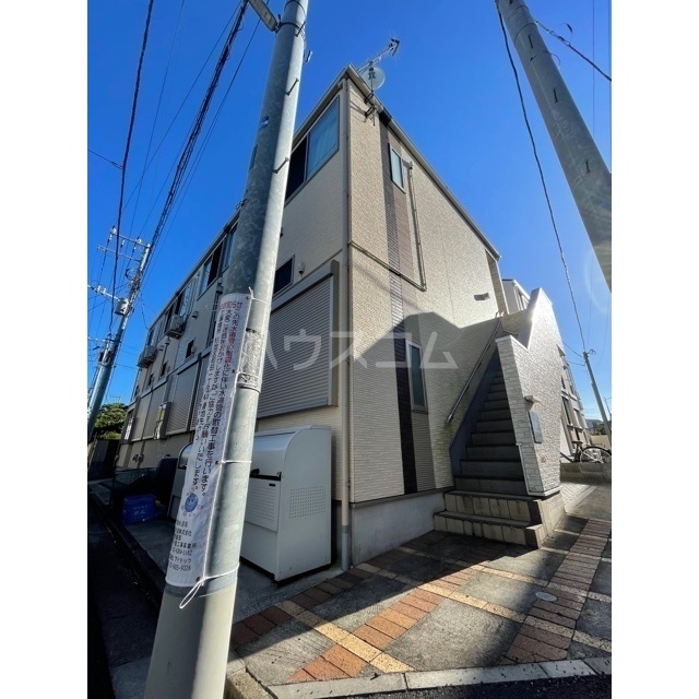 26/30 エントランス