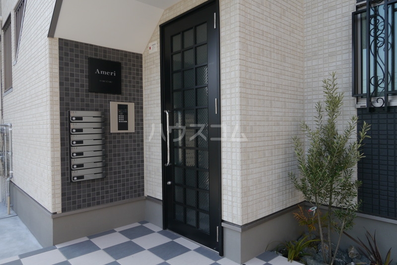 19/23 エントランス