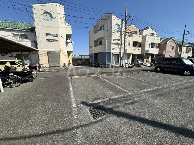 28/30 駐車場