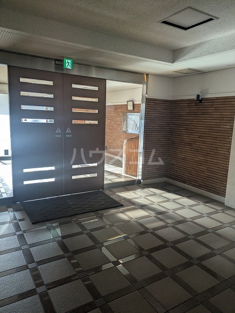 28/30 エントランス