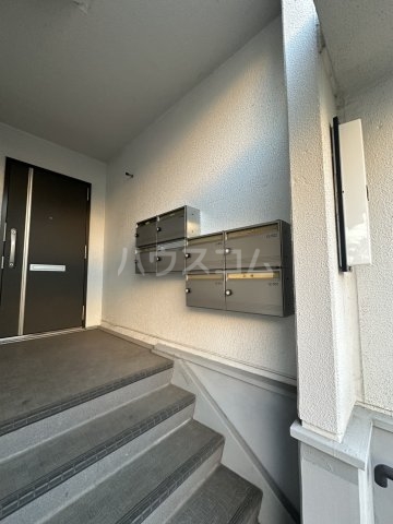 27/29 エントランス