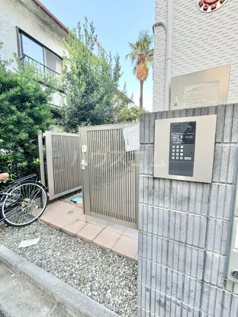 13/21 エントランス