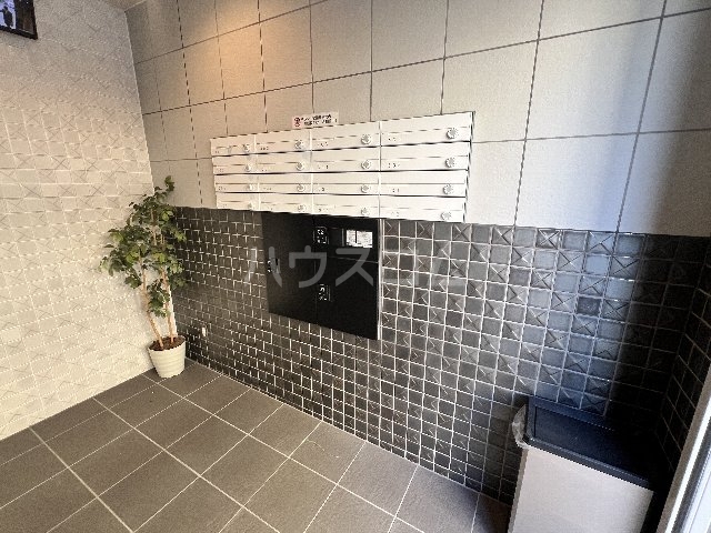 21/30 エントランス