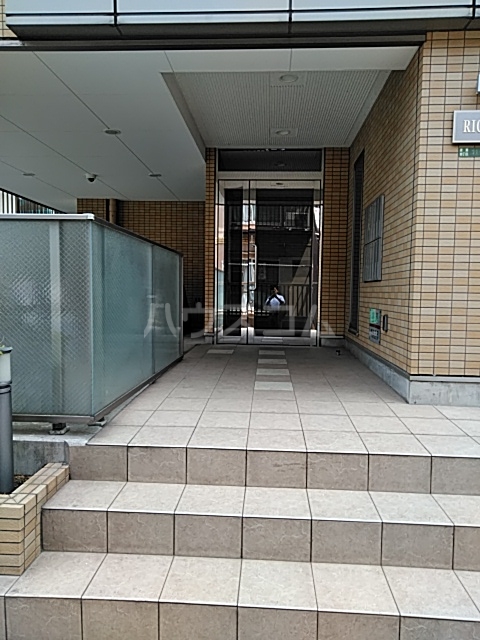 21/23 エントランス