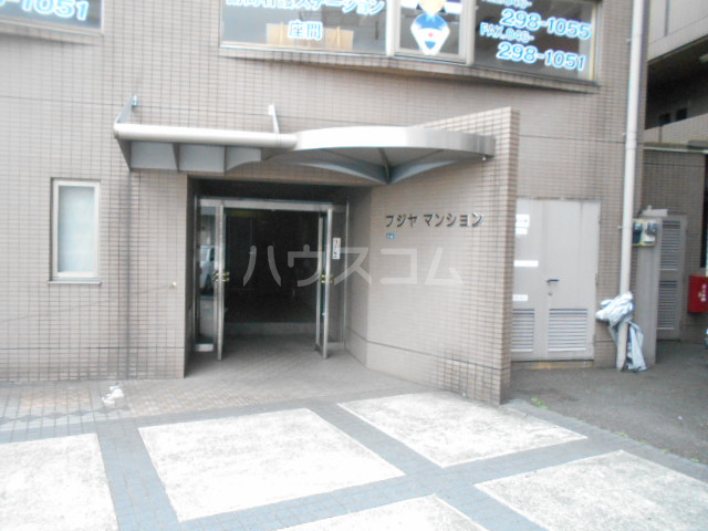 21/27 エントランス