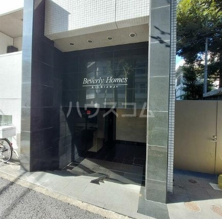 19/29 エントランス