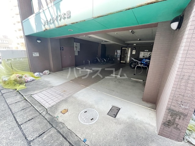 21/29 エントランス