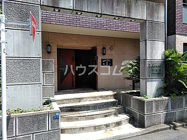 15/19 エントランス