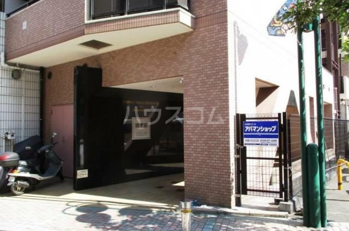 23/26 エントランス