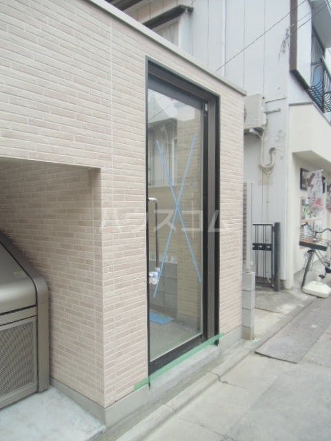 26/30 エントランス