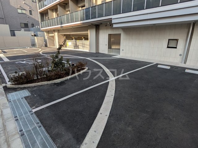 23/30 駐車場