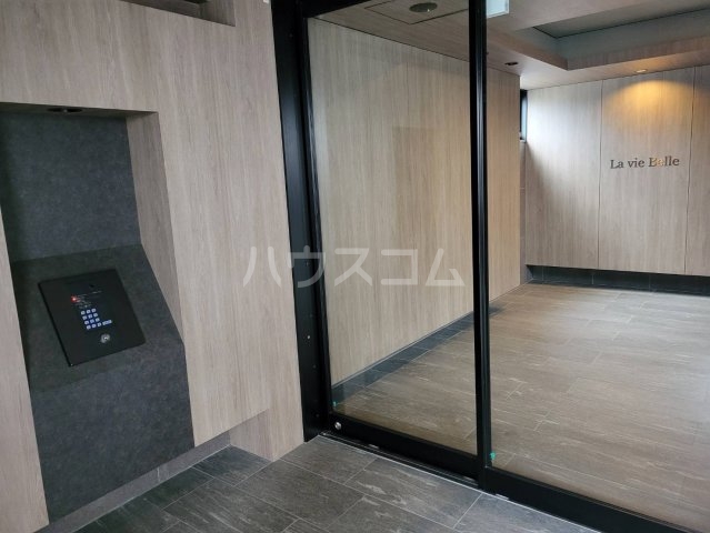 14/18 エントランス