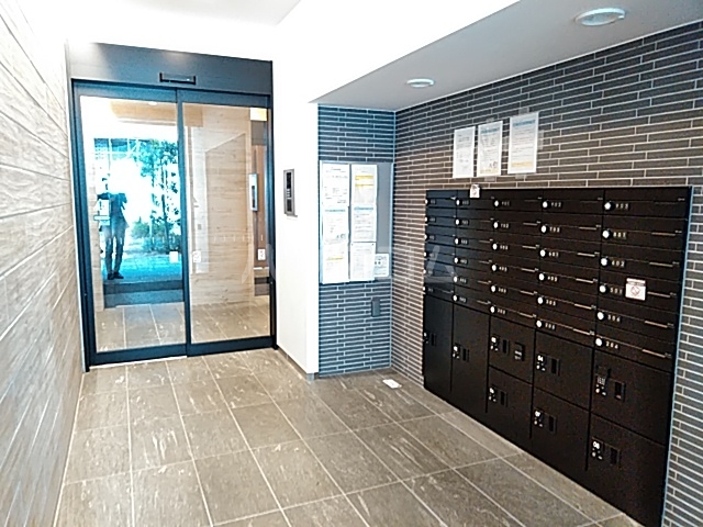 25/30 エントランス