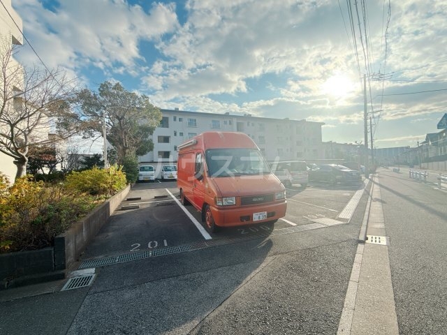 17/18 駐車場