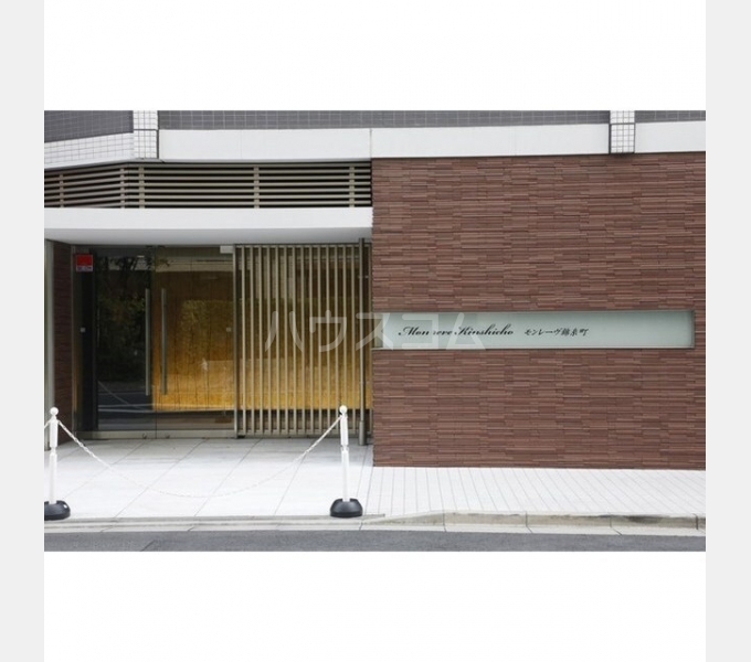 19/19 エントランス