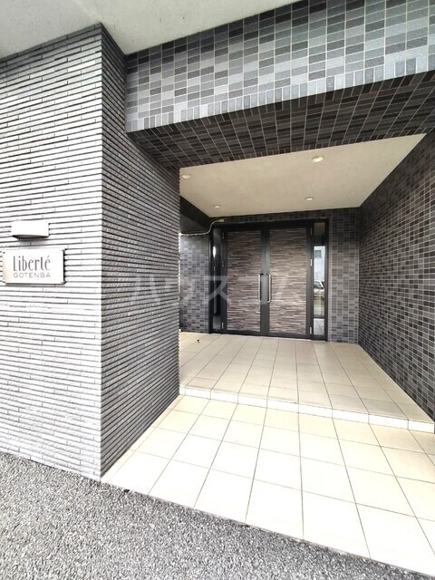 5/5 エントランス