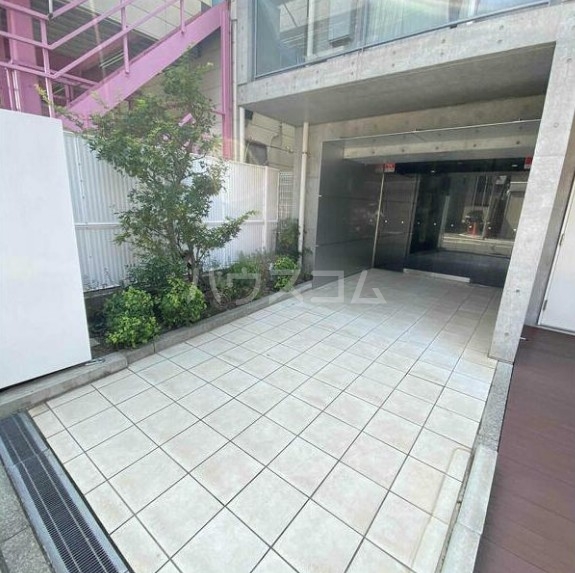 14/16 エントランス