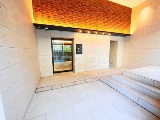 15/21 エントランス