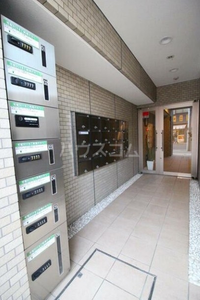 2/2 エントランス