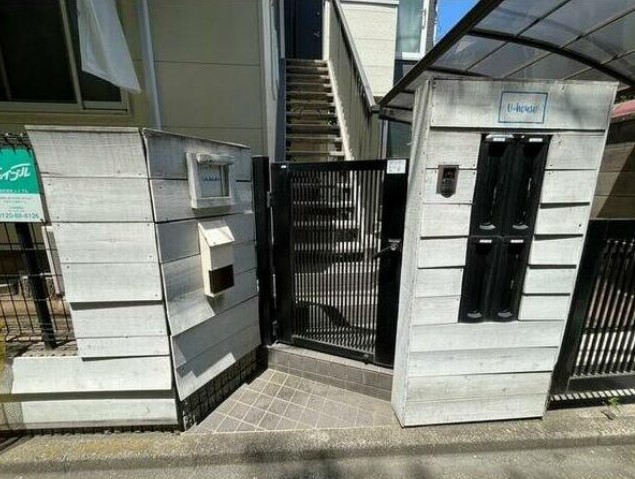 16/26 エントランス