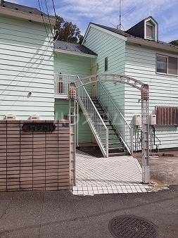 22/27 エントランス