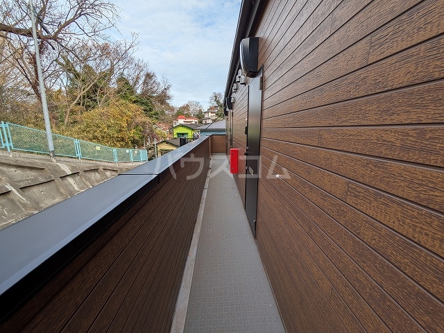 24/30 エントランス