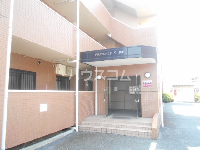 21/28 エントランス