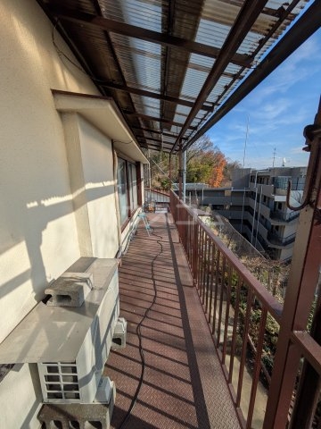 21/30 エントランス