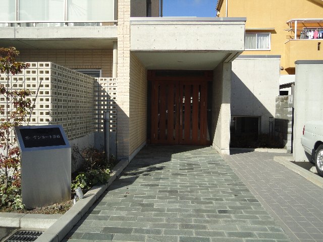 17/25 エントランス