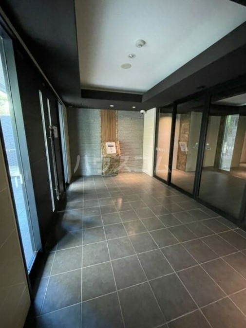 20/22 エントランス