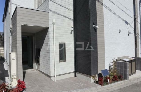 21/22 エントランス