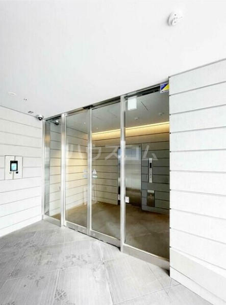 17/19 エントランス