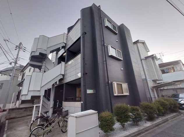 16/17 エントランス