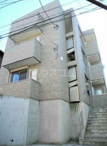 18/24 エントランス