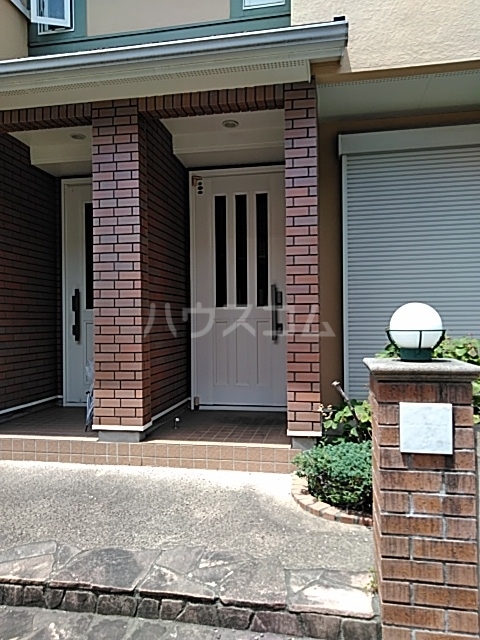 22/30 エントランス